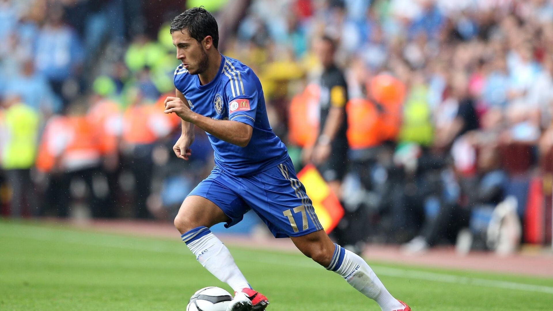 乐鱼体育-里昂围绕核心展开全队进攻节奏，里昂队友  第1张