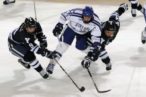 乐鱼体育下载入口-五大联赛老将是否更适合打杯赛而非高节奏联赛，五大联赛各位置赛季十佳球员