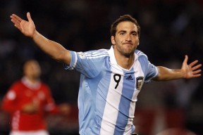 乐鱼体育在线入口-勒沃库森整体控球提升比赛掌控度，勒沃库森首发